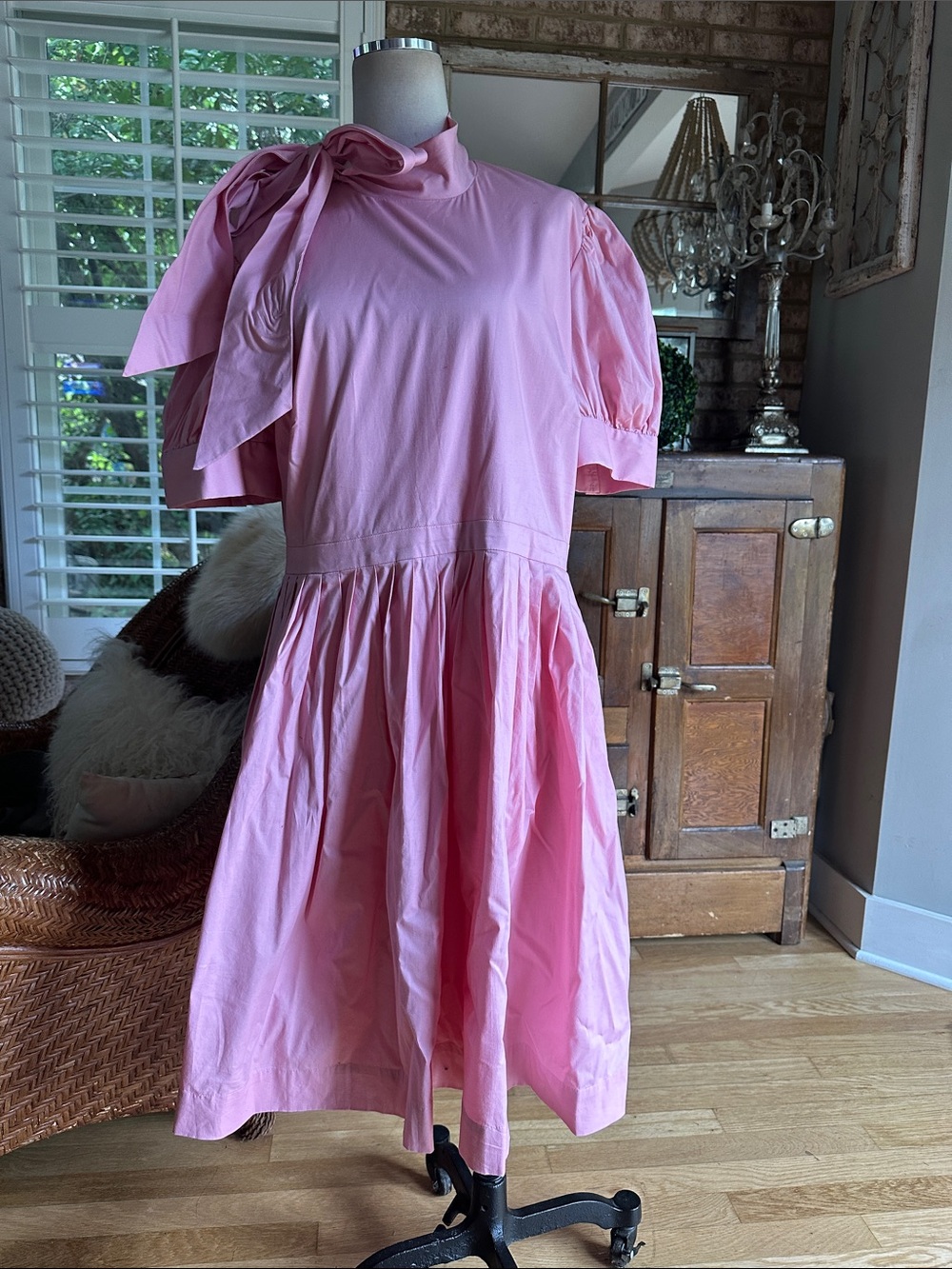 GAL MEETS GLAM HIGH NECK PINK SHORT SLEEVE DRESS 18 POCKETS